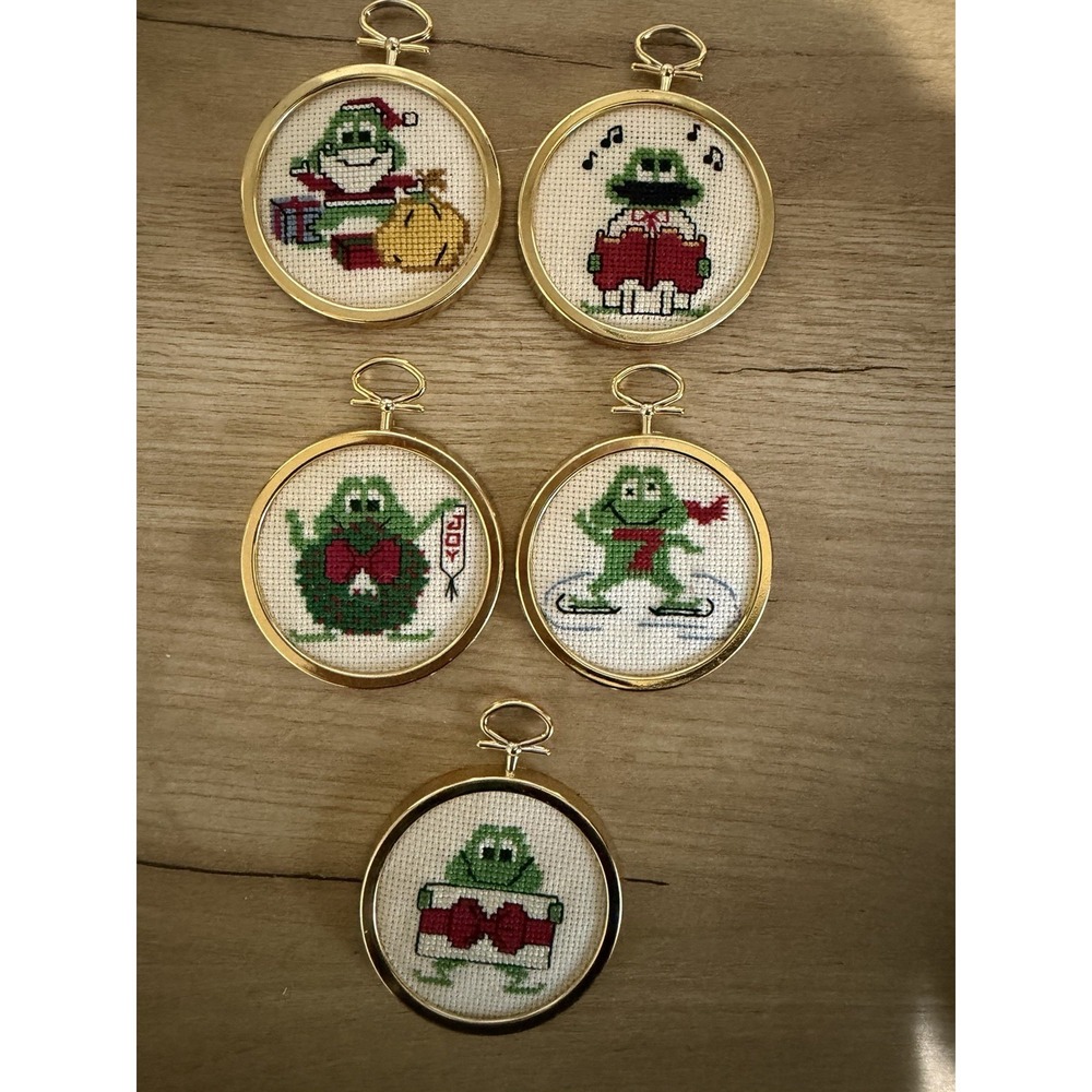 Mini Crossstitch Ornaments 5 Gold Tone Frog Christmas Joy Skating Gift Santa V